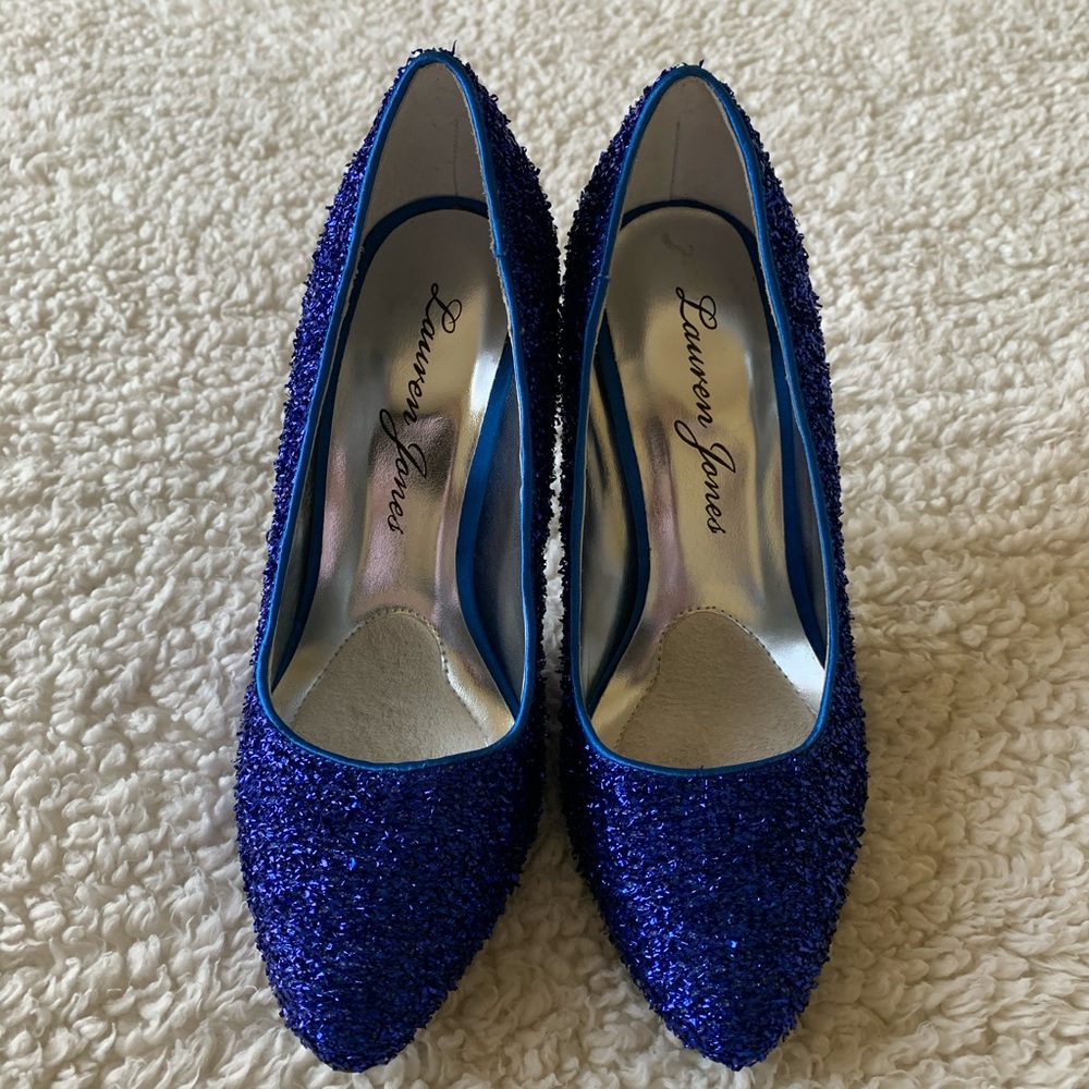Lauren Jones Blue Closed Toe Heels/Pumps